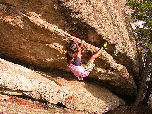 We found this fun traverse behind the walls on the far side of the lake.